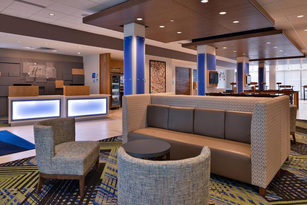 Images Holiday Inn Express & Suites Marshalltown, an IHG Hotel