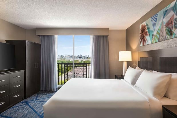 Images Embassy Suites by Hilton Miami International Airport