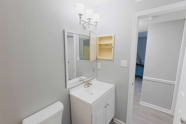 Images Lindsey Manor Apartments