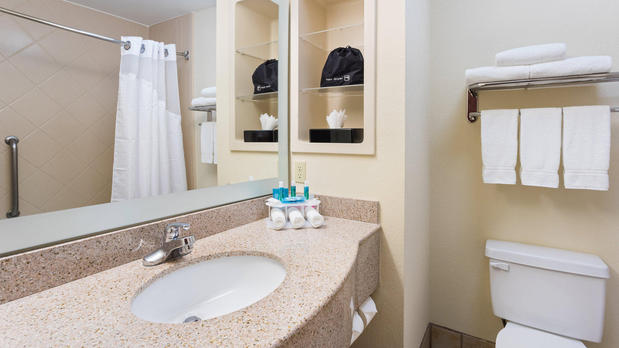 Images Holiday Inn Express & Suites Pecos, an IHG Hotel