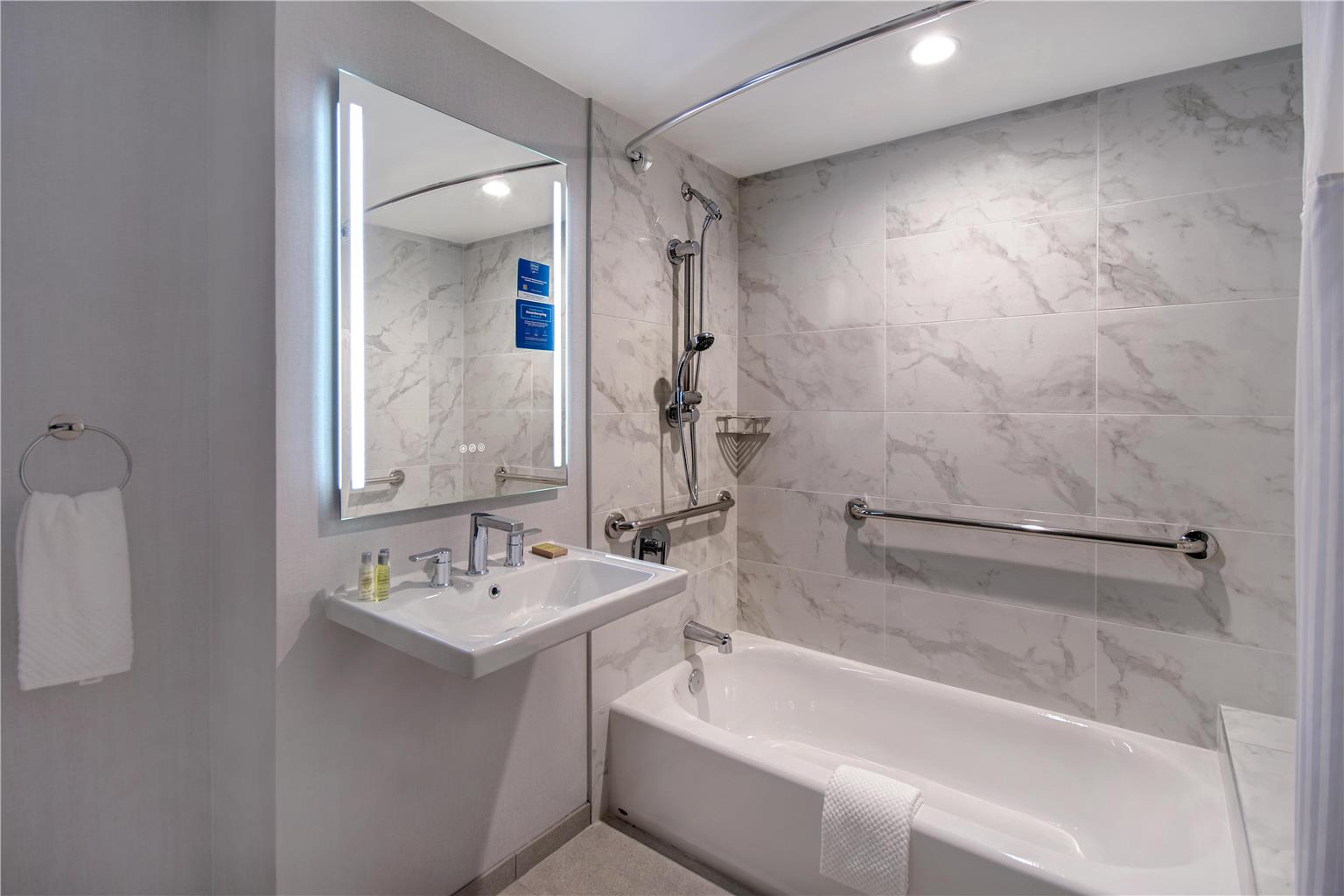 Guest room bath