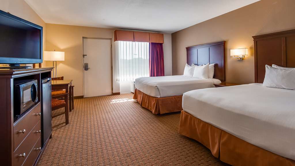 Double Queen Guest Room
