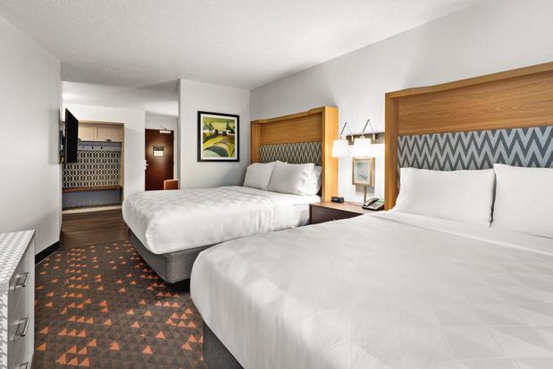 Images Holiday Inn & Suites Bothell by IHG