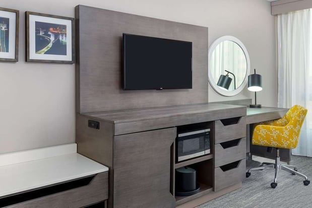 Images Hampton Inn & Suites Kansas City-Country Club Plaza
