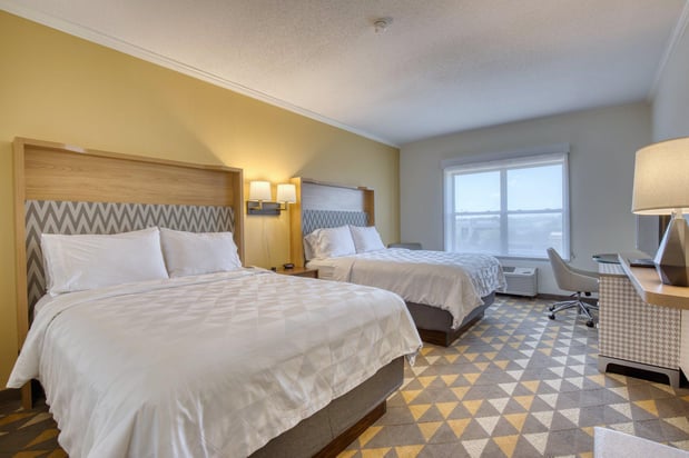 Images Holiday Inn & Suites Madison West - Middleton by IHG
