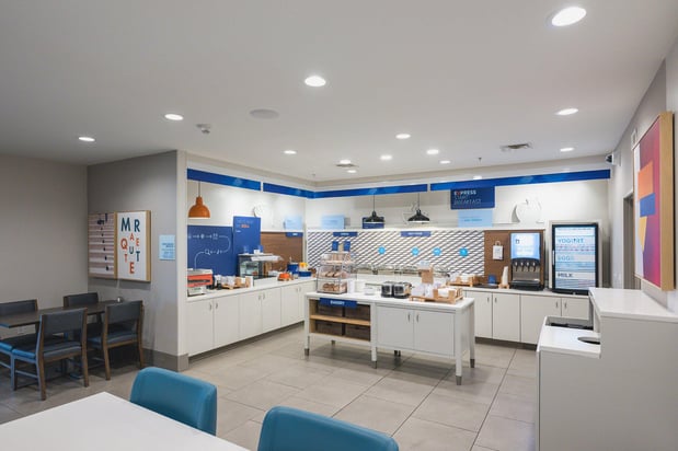 Images Holiday Inn Express & Suites Marquette by IHG