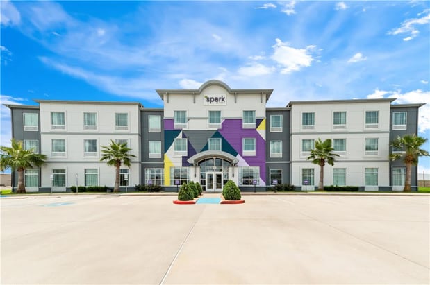 Images Spark by Hilton Victoria