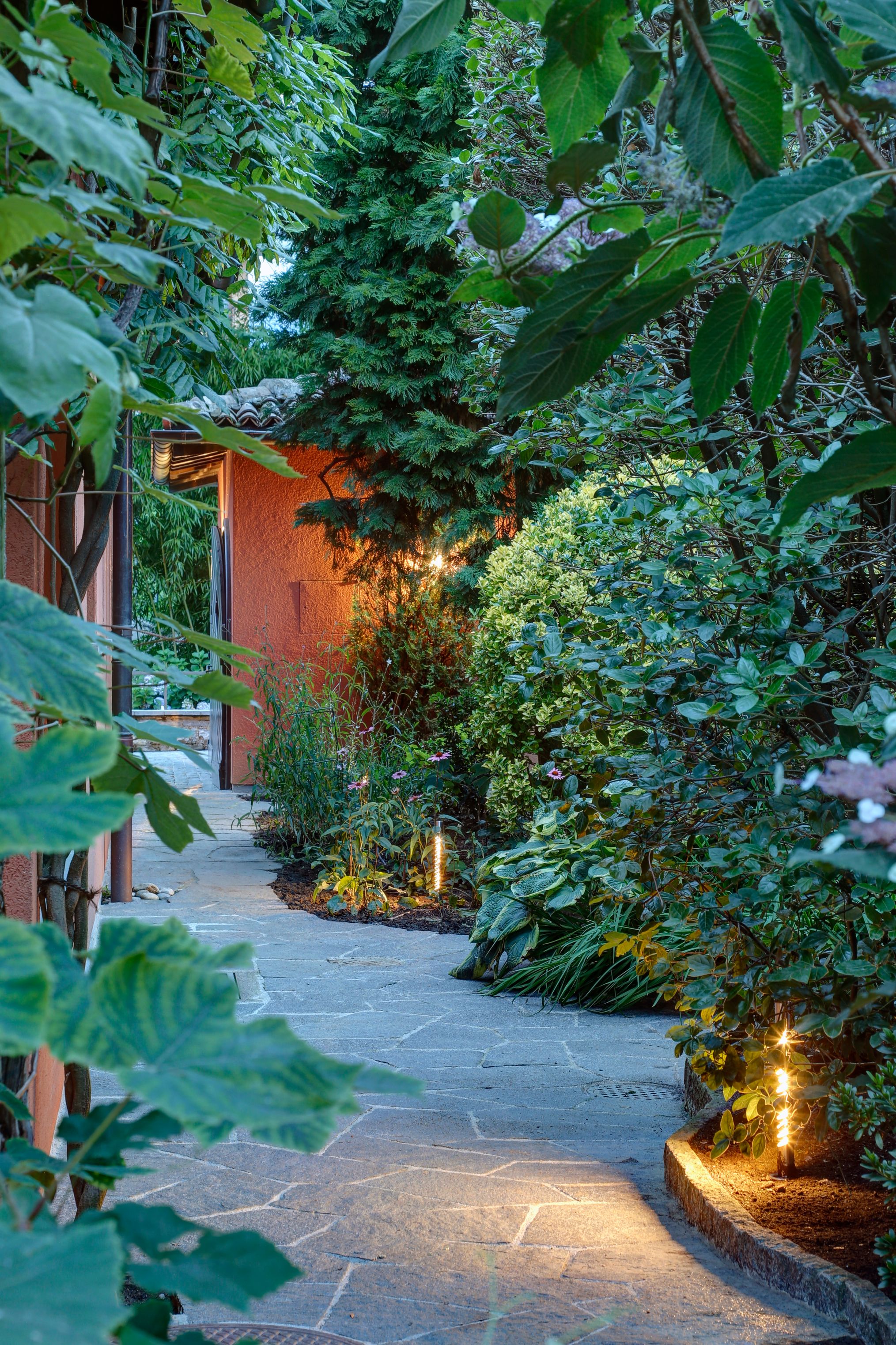 Bilder AQVA Irrigation & Outdoor Lighting Solutions