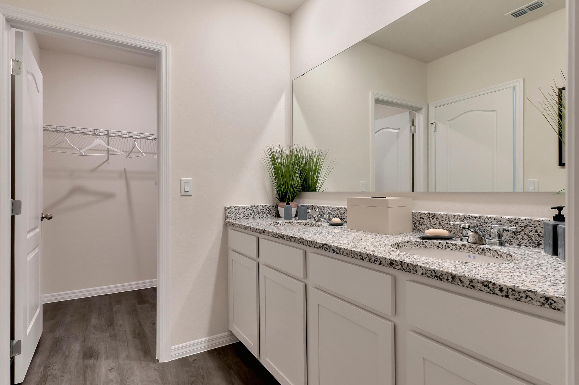 Image 17 | Crestview at Grove West - Townhomes for Rent