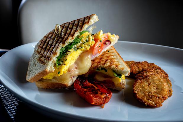 Images Drift Kitchen & Bar - Lido Beach Resort