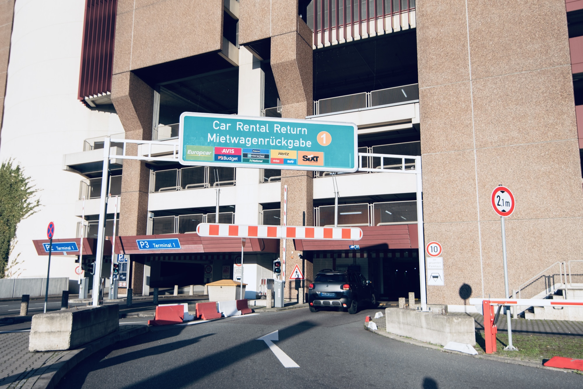 Bild 2 SIXT Car Return Frankfurt Airport in Frankfurt am Main