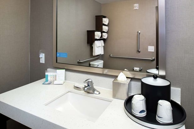 Images Hampton Inn & Suites Greensboro/Coliseum Area