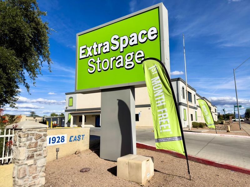 Images Extra Space Storage