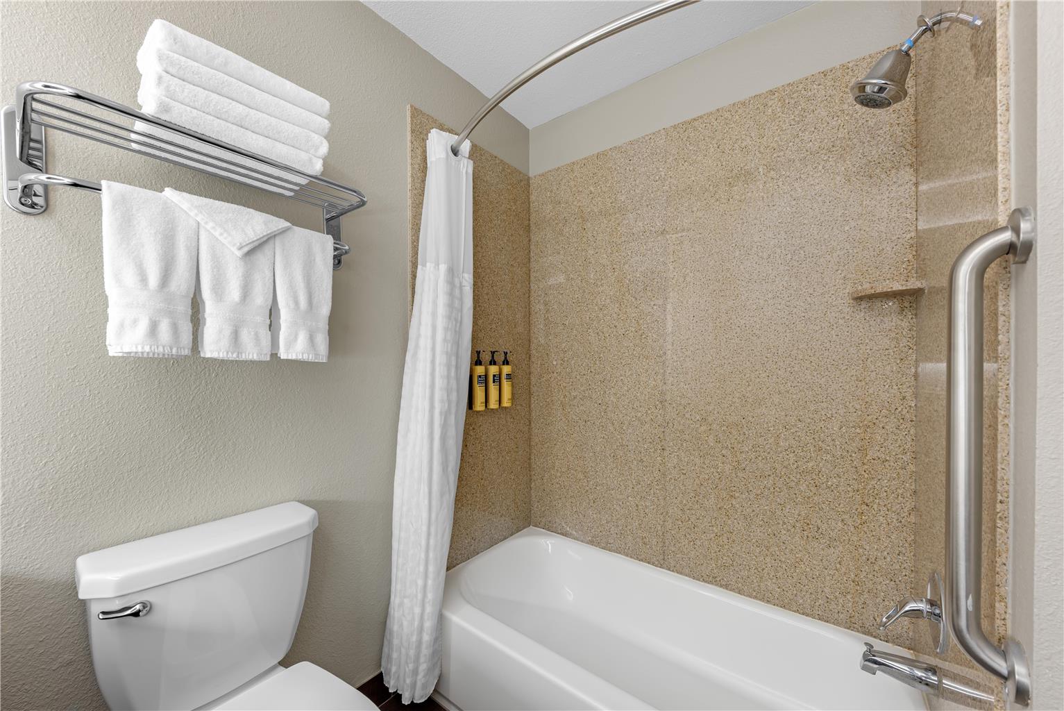 Double Queen Bathroom