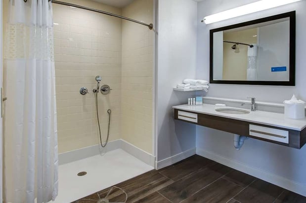 Images Hampton Inn & Suites Wichita/Airport