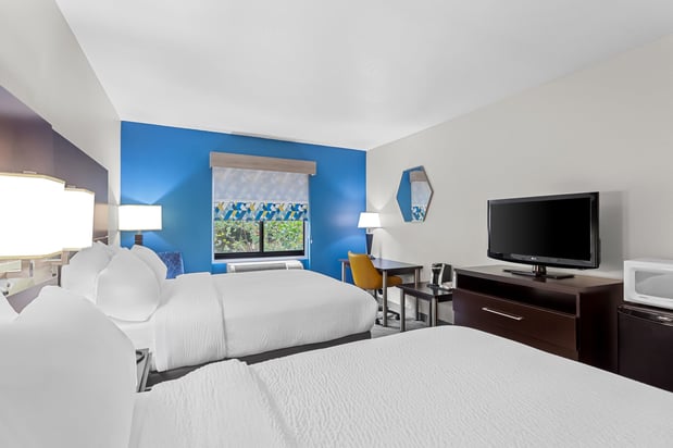 Images Holiday Inn Express & Suites Charleston NW - Cross Lanes by IHG
