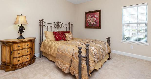 Images Bedford Parke Apartments