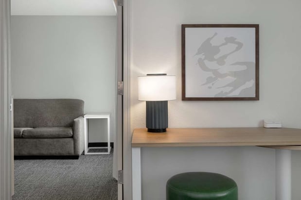 Images Spark by Hilton Evansville East IN