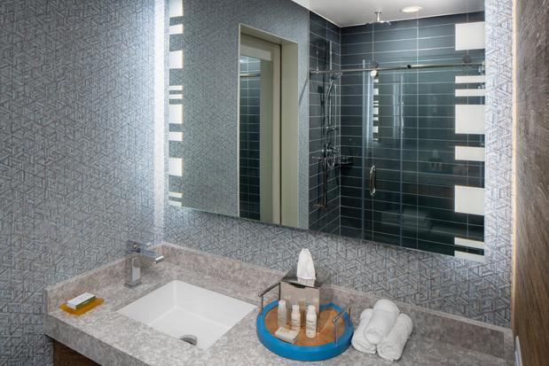 Images Hotel Indigo Gainesville-Celebration Pointe by IHG