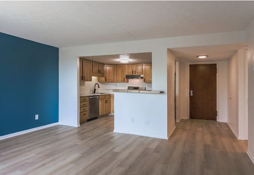 Images 200 West Apartments