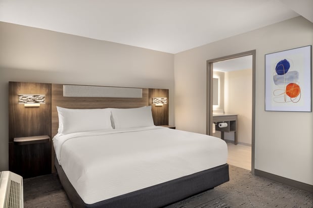 Images Holiday Inn Express Fayetteville - Fort Bragg by IHG