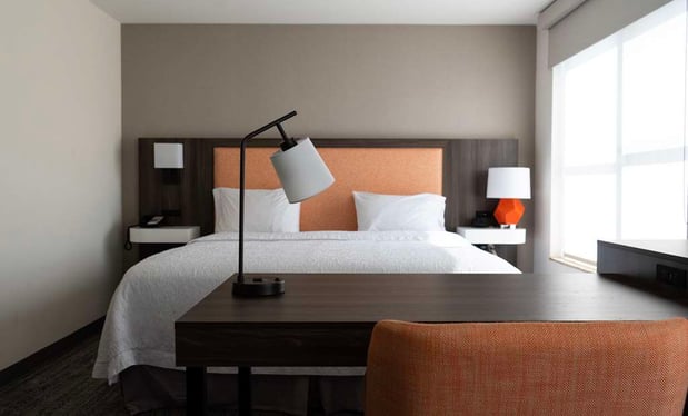 Images Hampton Inn and Suites Seal Beach