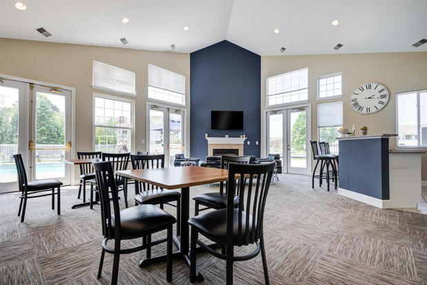 Images Webster Green Apartment Homes