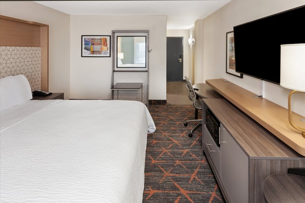 Images Holiday Inn Chicago Oakbrook by IHG