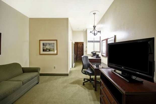 Images Embassy Suites by Hilton Charleston Historic District