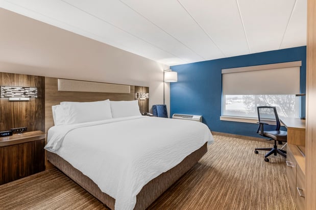 Images Holiday Inn Express Chicago-Downers Grove by IHG
