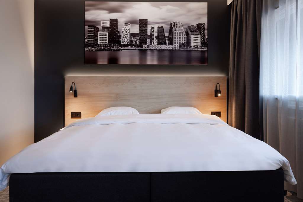 Images Park Inn by Radisson Oslo Airport Hotel West