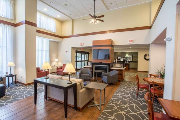Images Hampton Inn & Suites Tilton