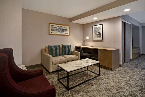 Images DoubleTree by Hilton St. Louis Airport