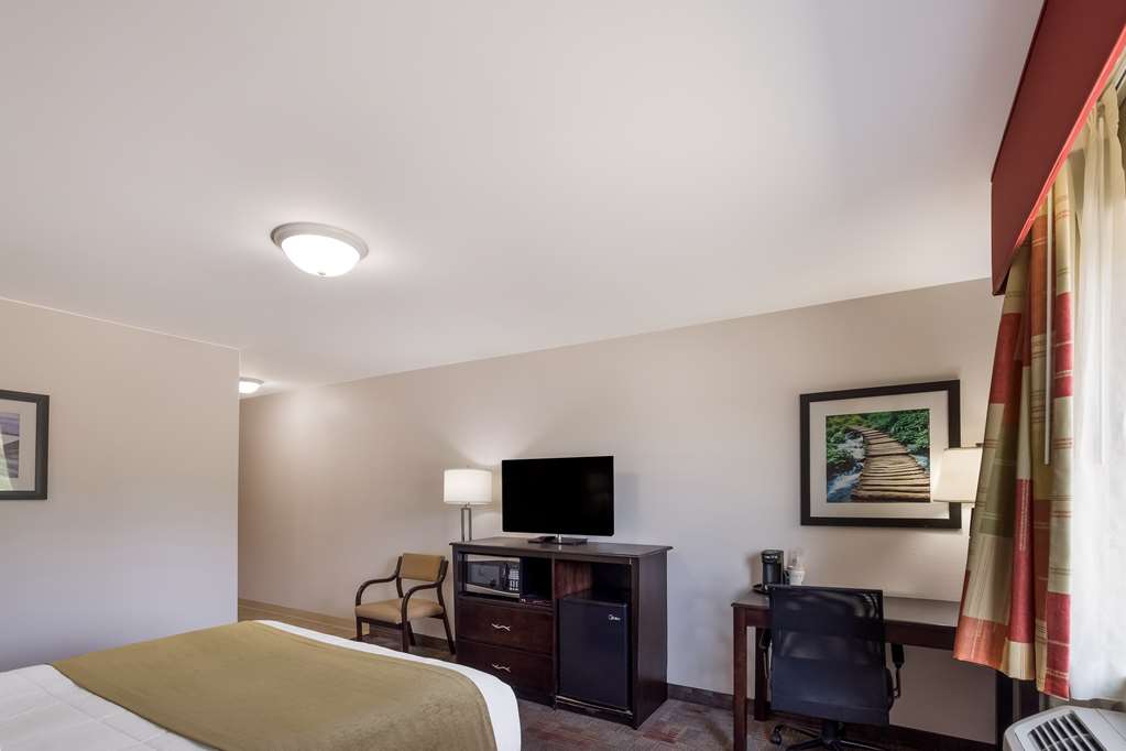 Mobility Accessible Queen Guestroom SureStay By Best Western Whittington Rend Lake Whittington (618)200-4116