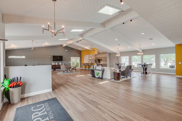 Images The Reserve At Barry Apartments
