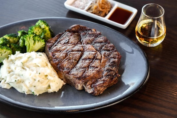 Images Burtons Grill & Bar