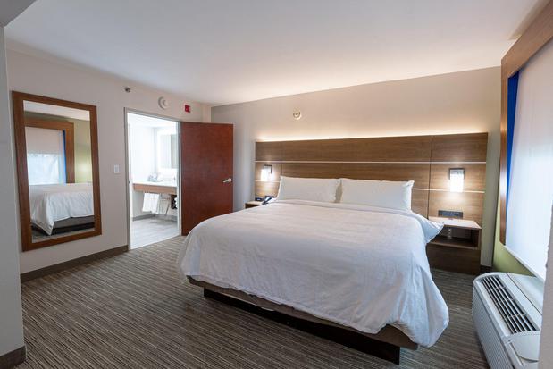 Images Holiday Inn Express & Suites Arlington North – Stadium Area by IHG