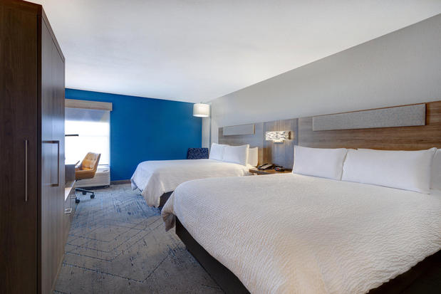 Images Holiday Inn Express & Suites Central Omaha by IHG