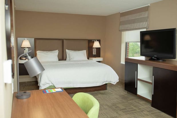 Images Hampton Inn Commerce Novi
