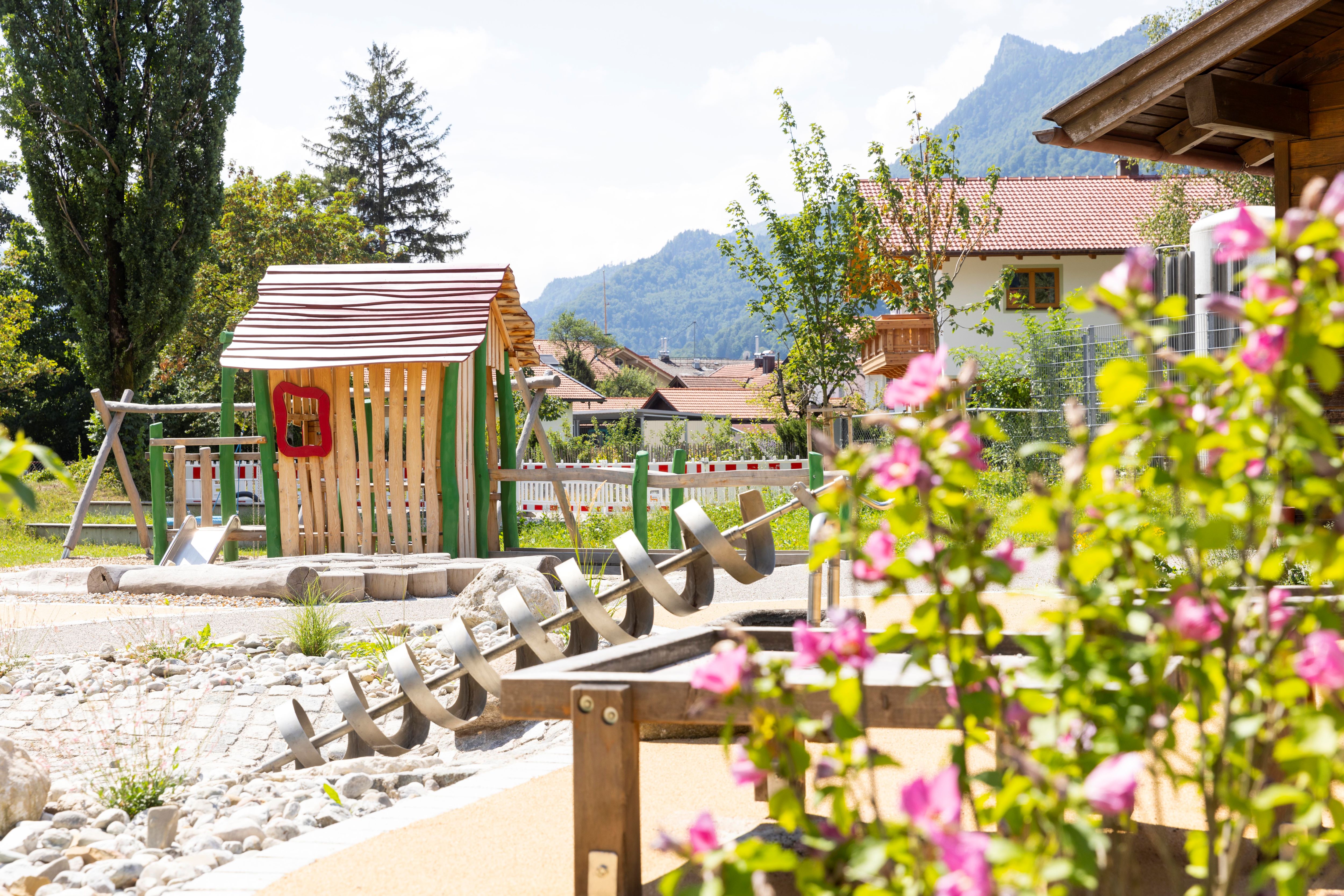 Bilder Kind im Zentrum Chiemgau, Orthopädische Kinderklinik Aschau