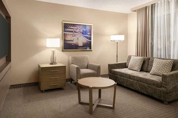 Images Embassy Suites by Hilton Cleveland Rockside