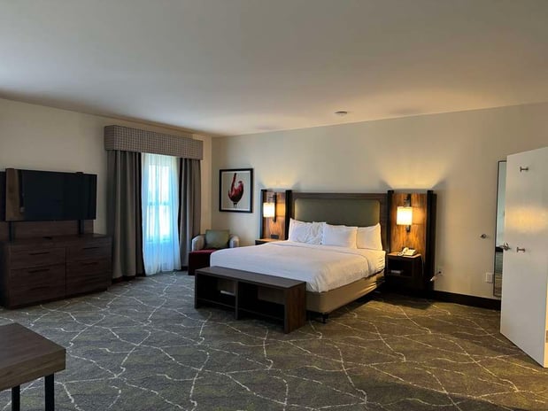 Images Hampton Inn & Suites Dobson