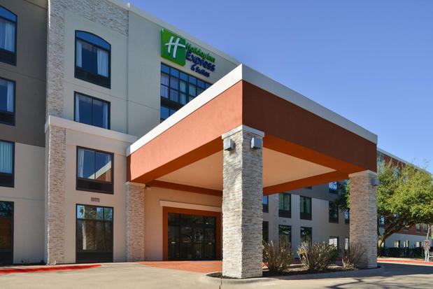 Images Holiday Inn Express & Suites Austin North Central by IHG