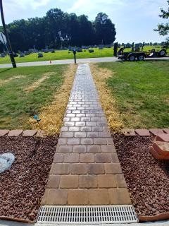 Leppo's Lawn & Landscape Image