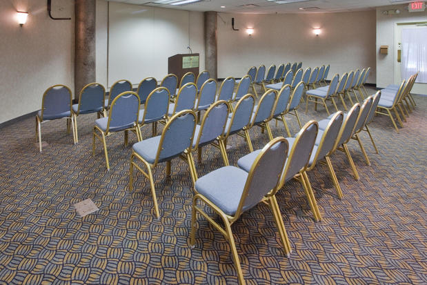 Images Crowne Plaza Virginia Beach Town Center by IHG