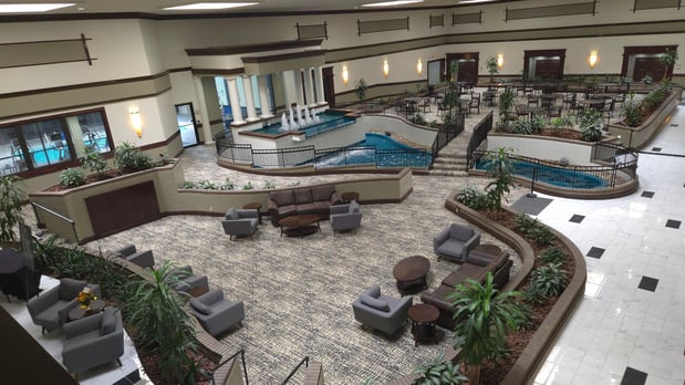 Images Holiday Inn & Suites Cincinnati-Eastgate (I-275E) by IHG