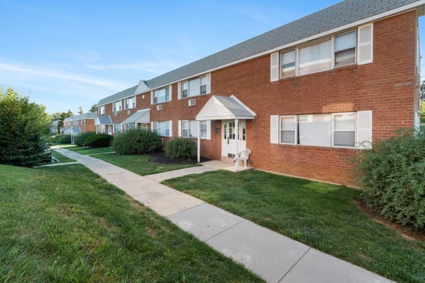 Images Aston Pointe Apartment Homes