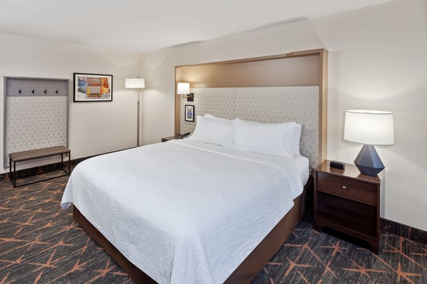 Images Holiday Inn Chicago Oakbrook by IHG