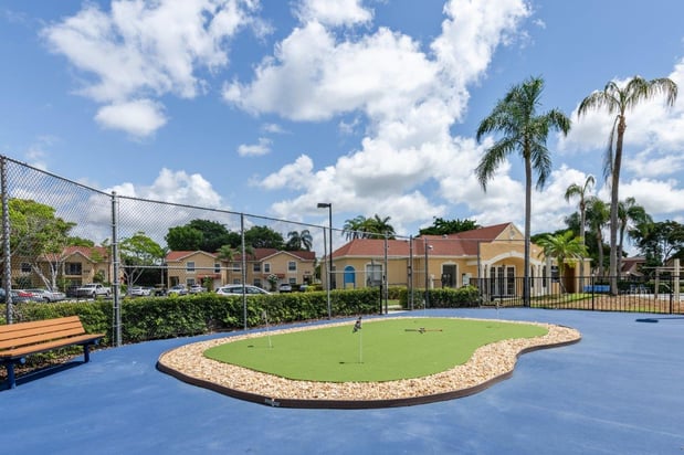 Images Savannah Place Apartments & Townhomes
