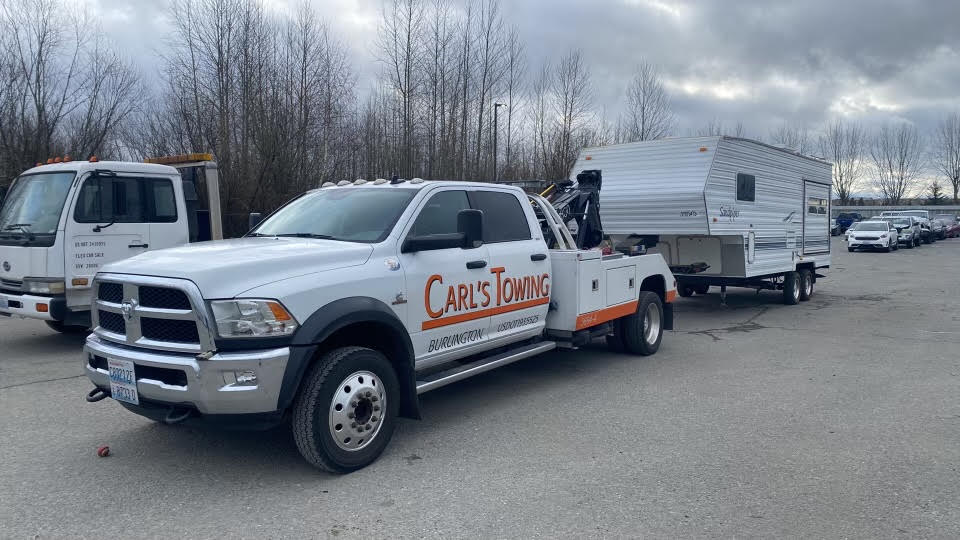Carl's Towing Image